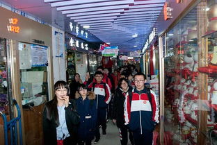 欣赏民俗商品 感受传统文化 石家庄市一中学子走进太和文化礼品城